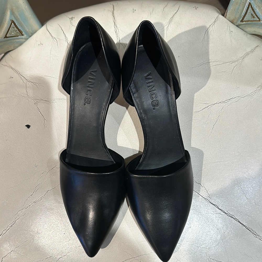 Vince Women's Black Pointed Toe Flats